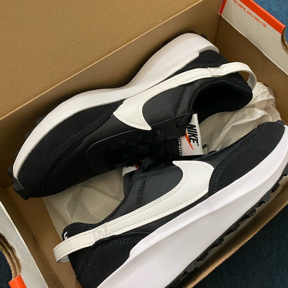 Nike Waffle Debut Trainers